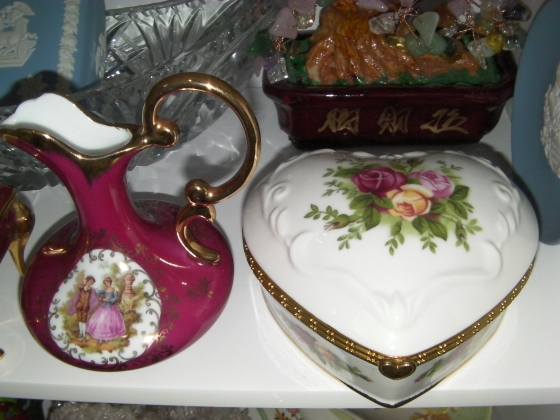 Royal Albert Old Country Roses Musical Heart Jewellery Box and Limoges Porcelain Vase